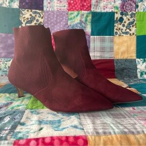 Comfort View Chic Maroon Ankle Booties Size 9.5 Wide